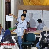 Nurochman Menang di TPS Rumahnya