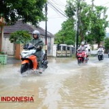 Banjir di Jalan MT Haryono Pacitan, Drainase Meluap Ganggu Aktivitas Warga