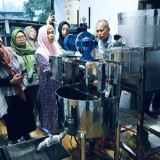 Polinema Hibahkan Peralatan Pasteurisasi PEF-Fermentasi untuk UMKM di Kabupaten Malang