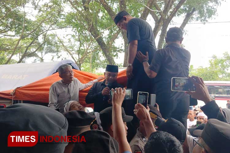 Tuntut Ketegasan Soal Dugaan Money Politic, Ratusan Warga Unjuk Rasa ke Bawaslu