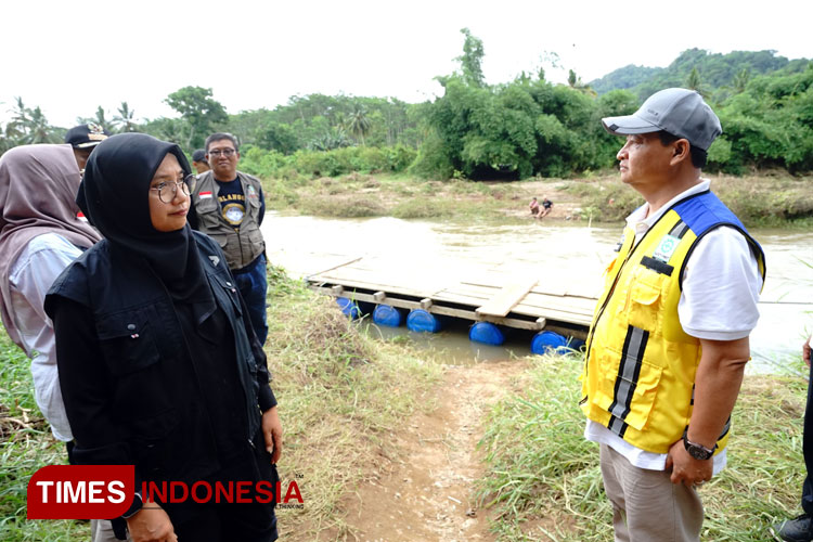 Bupati Ipuk Pastikan Pemulihan Akses dan Distribusi Bantuan ke Warga Sukamade Banyuwangi Pascabanjir