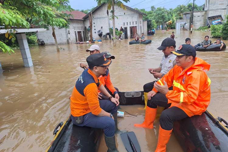 Respons Bencana di Malang Selatan, BPBD Jatim Serahkan Bantuan dan Percepat Penanganan