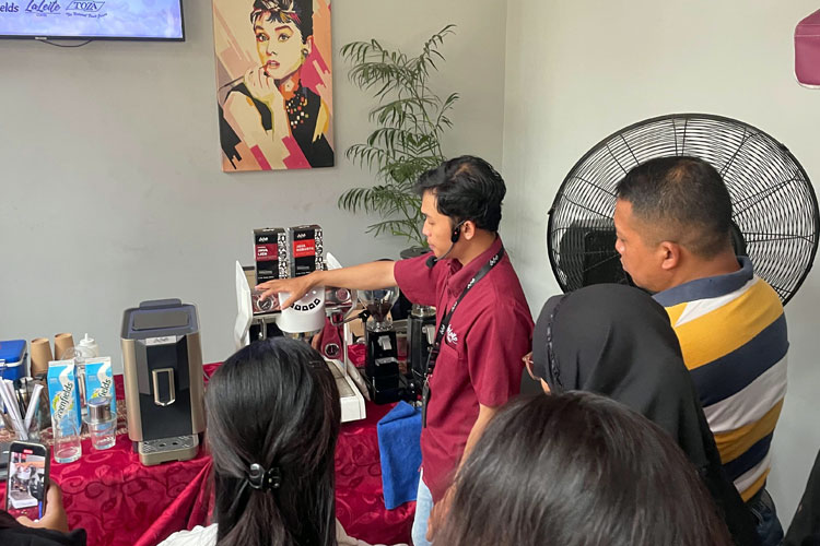 Tumbuhkan Kecintaan Kopi Lokal Indonesia, Favehotel Sidoarjo Gelar Barista Class