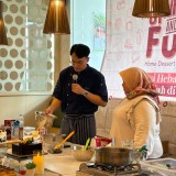 Zest Hotel Jemursari Surabaya Ajak Ibu dan Anak Bikin Kue Lezat Bersama