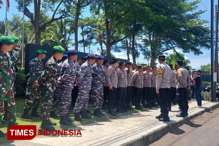 Ratusan Aparat Gabungan Amankan Rekapitulasi Hasil Hitung Suara Pilkada di Banyuwangi