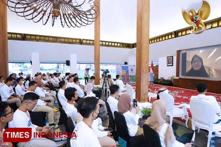 Peserta Jagoan Bisnis mempresentasikan karyanya di Pendopo Sabha Swagata Blambangan, Banyuwangi. (Foto: Dok. TIMES Indonesia)