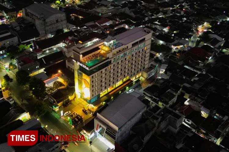 Java Lotus Hotel Jember Sambut Libur Nataru dengan Pasar Malam dan Durian Khas Lokal