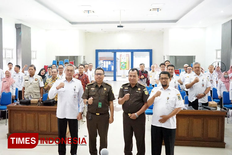 Kejaksaan Tinggi (Kejati) Jawa Tengah dan Pemkab Banjarnegara berikan penerangan hukum. (FOTO: Kominfo Banjarnegara for TIMES Indonesia)