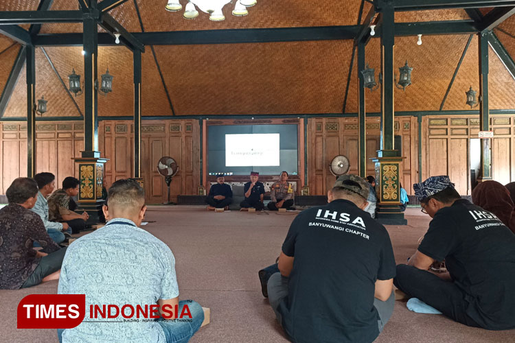 Kegiatan pertemuan para pelaku wisata di Pendopo Pelinggihan Kantor Disbudpar Banyuwangi (Foto : Ikromil Aufa/Times Indonesia)