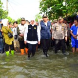 Khofifah Sampaikan Sukarelawan Sebagai Garda Terdepan Penanganan Bencana dan Kemiskinan