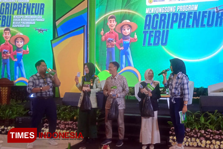 Anak muda dari berbagai kalangan mengikuti talkshow agripreneur tebu yang digelar PT SGN di Madiun. (Foto: Yupi Apridayani/TIMES Indonesia)