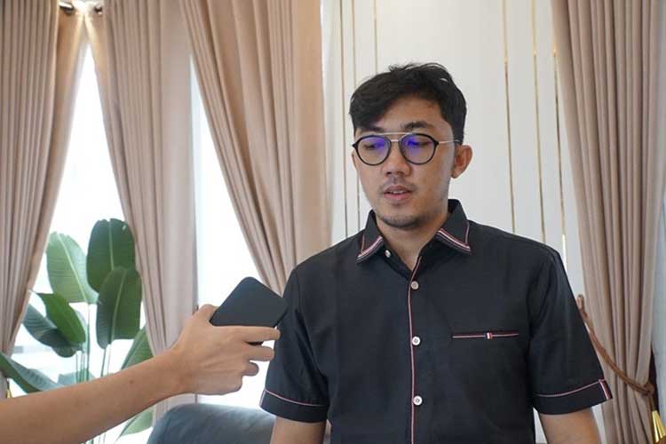 Ketua Fraksi Gerindra DPRD Jombang, Achmad Fachruddin saat memberikan keterangan terkait rencana mutasi di lingkup Pemkab Jombang. (FOTO: Istimewa)