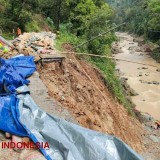 Bahu Jalan Pacitan-Ponorogo Ambrol, Muatan Kendaraan Dibatasi