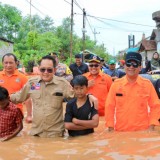 Pj Gubernur Jatim Gerak Cepat Kirim Bantuan dan Penanganan Banjir Pasuruan