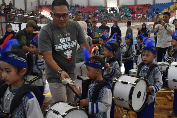 Lomba Drum Band Diakhiri, Dandim 0818 Puji Karakter Unik Para Siswa TK dan SD