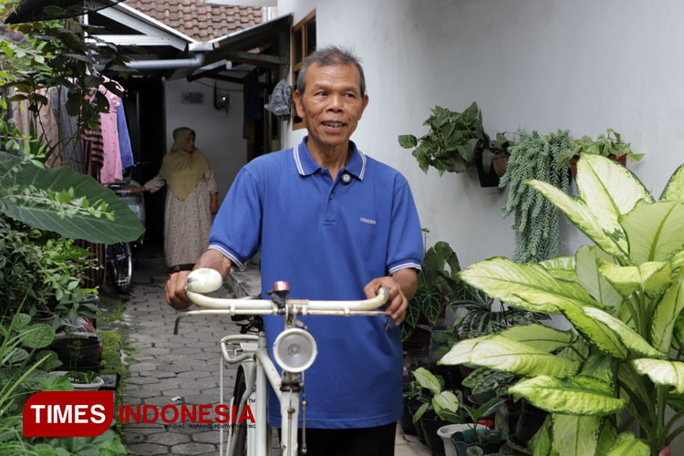 Bripka (Purn) Seladi, mantan anggota Satlantas Polresta Malang Kota yang dinobatkan sebagai polisi jujur. (Foto: Dok. Polresta Malang Kota/TIMES Indonesia)