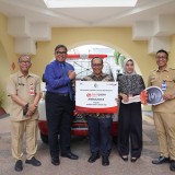 Bank Jatim Serahkan CSR Ambulance untuk RSUD Haji Provinsi Jawa Timur