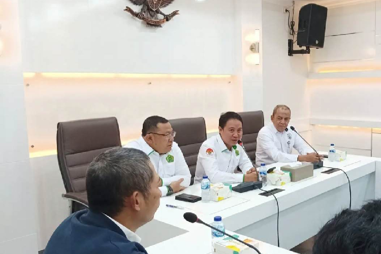 Lia-Istifhama-Apresiasi-Kinerja-Prof-Hilman-Latief-c.jpg