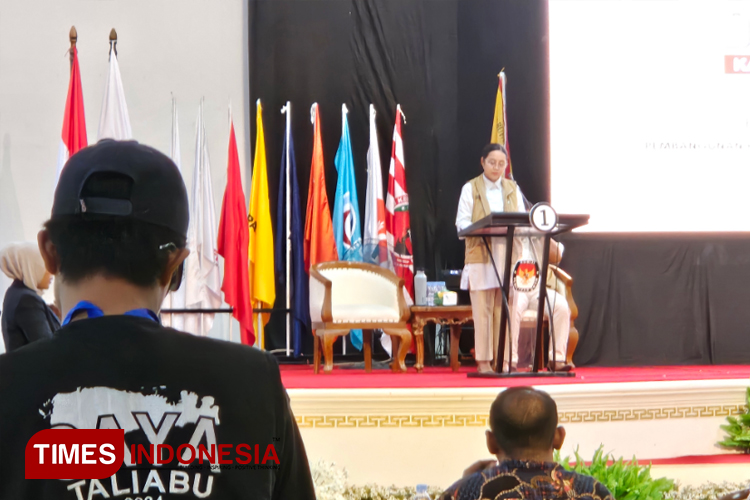 Sashabila Mus dan La Ode Yasir saat hadir pada debat kedua Pilkada Taliabu pada beberapa pekan lalu. (Foto: Husen Hamid/TIMES Indonesia)