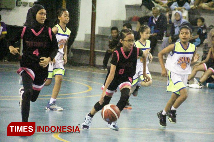 Salah satu pertandingan Wali Kota Cup 2024 (Foto : yobby/TIMES Indonesia)