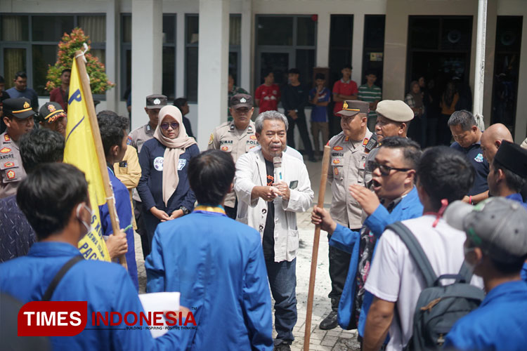 Aksi-demo-PMII-Pacitan-3.jpg