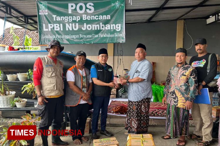 Datang ke Lokasi Banjir, Ketua PCNU Jombang: Semangat Relawan Jadi Inspirasi