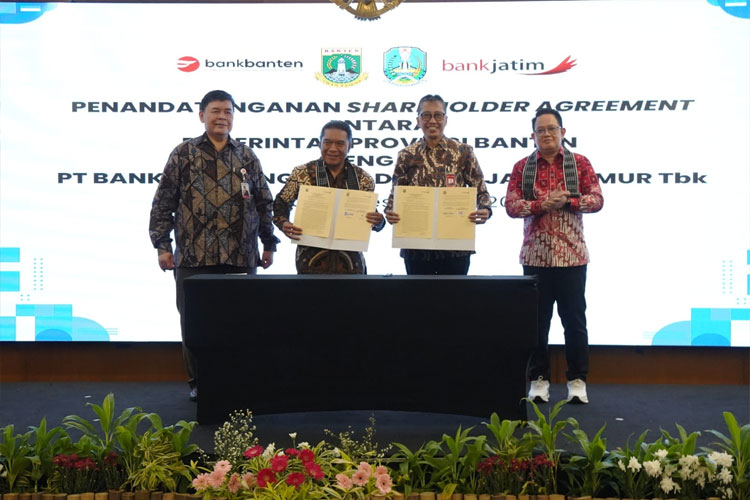 Penandatanganan Shareholder Agreement, Bank Jatim dan Bank Banten Lanjutkan Proses KUB