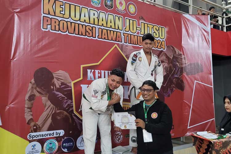 Mahasiswa STKIP PGRI Pacitan Sabet Dua Medali Perak di Kejurprov Ju-Jitsu Jatim 2024