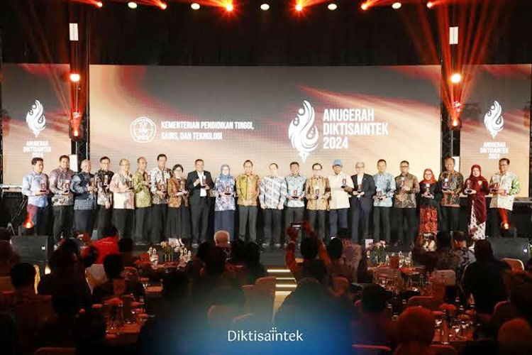 Universitas Airlangga Borong Penghargaan Bergengsi di Anugerah Diktisaintek 2024