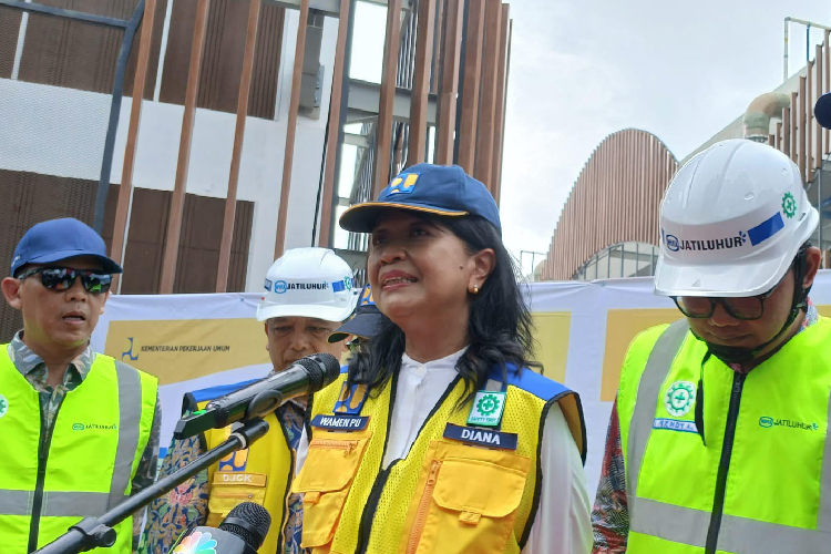 Prabowo Subianto Minta Pembangunan Jalan Tol Dihentikan, Ini Penjelasan Wamen PU