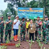 Dukung Asta Cita Prabowo-Gibran, Perhutani Banyuwangi Selatan dan Garnisun TNI Tanam Ribuan Bibit Sukun