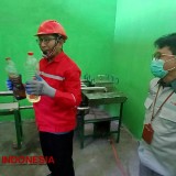 Melalui Mesin Pirolisis, Warga Gresik Ubah Sampah Plastik Jadi Solar