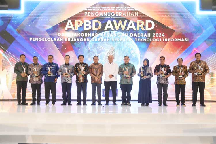 Pemprov Jatim Borong 4 Penghargaan di APBD Award 2024