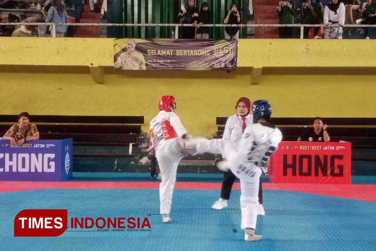 Ratusan Atlet Taekwondo Bersaing dalam Kejurprov Jatim 2024 di Banyuwangi