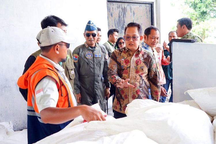 Upaya Preventif Tangani Banjir, Pj Gubernur Adhy Tinjau Posko Operasi Modifikasi Cuaca