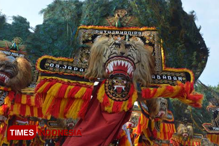Puluhan Seniman Reog Ponorogo akan merayakan keberhasilan diakui UNESCO, Minggu 22 Desember lusa. (Foto: Marhaban/TIMES Indonesia)