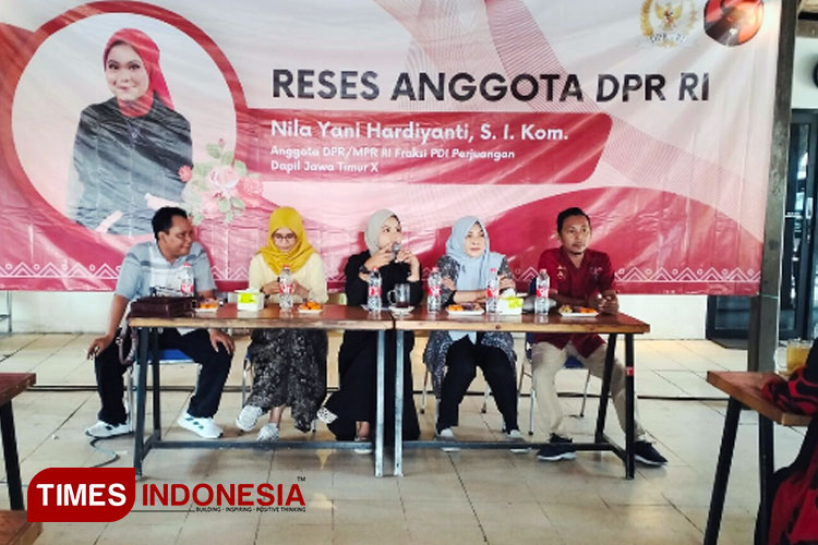 Merakyat, Anggota DPR RI Nila Yani Sambangi Warung Kopi di Gresik untuk Serap Aspirasi