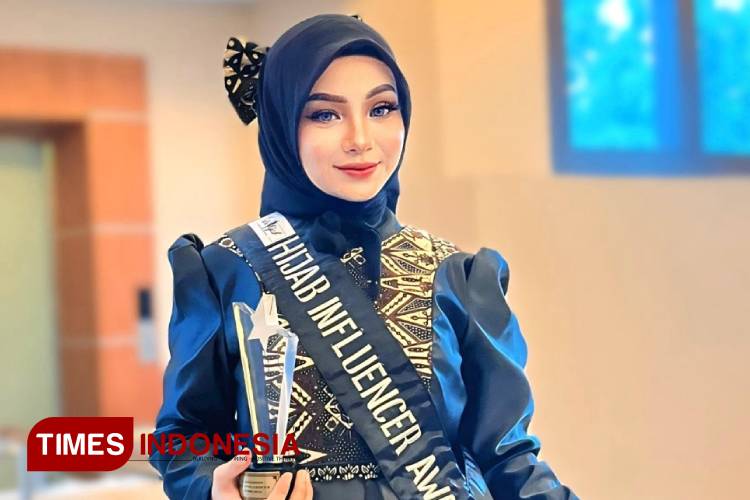 Via Pendidikan, Bankir Cantik Asal Padang Putri Adwi Ramadani Dorong Kesetaraan bagi Perempuan