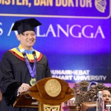 Wisuda Pascasarjana Unair, Menko AHY Paparkan Tantangan Indonesia di Kancah Global