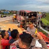 Bus Pelajar Kota Bogor Alami Tabrakan dengan Truk di Tol Pandaan-Malang, 4 Orang Meninggal