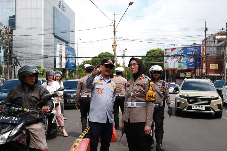 Polisi dan Dishub Pasang Pembatas Usai Geram Parkir Kafe Lafayette Kota Malang Kerap Jadi Biang Kemacetan