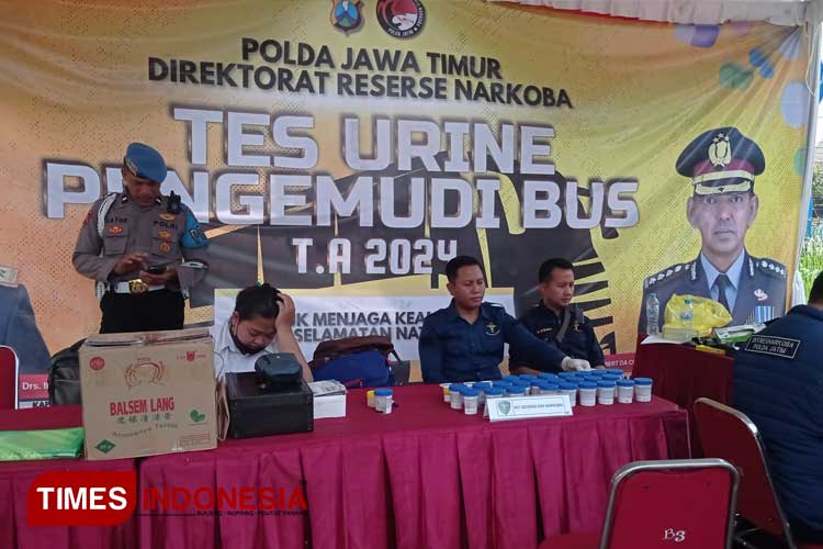 Polda Jatim Tes Urine Sopir dan Crew di Terminal Purabaya