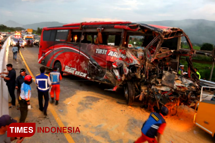 Rombongan Pelajar yang Kecelakaan di Tol Pandaan-Malang Disebut Tidak Izin Pemda, Bagaimana Aturan Sebenarnya?