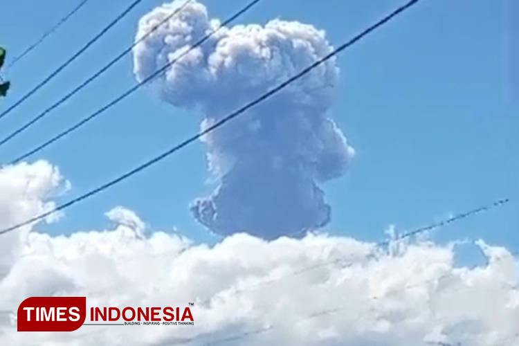 Gunung Raung Erupsi, BPBD Bondowoso Minta Warga tidak Panik