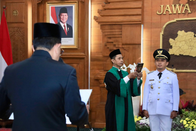 Lantik Adi Wibowo sebagai Wali Kota Pasuruan, Pj Gubernur Adhy Pesan Percepatan Pembangunan