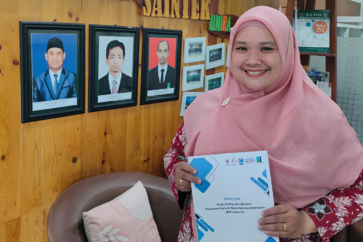 Tim Dosen Unira Malang Kembangkan Buku Ajar Berbasis Kopi untuk Siswa SMP