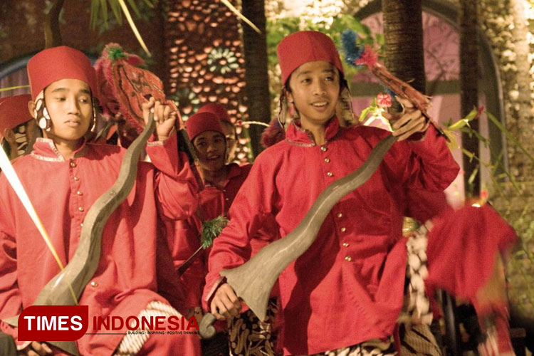 parade-tahun-baru-tugu-hotel.jpg