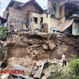 Rumah Warga Jodipan Kota Malang Longsor Pasca Banjir