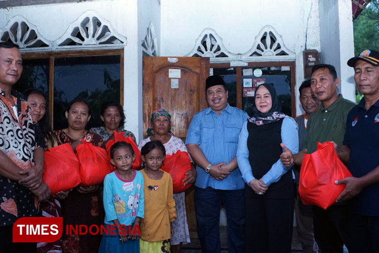 Warsubi Sambangi Warga yang Tertimpa Musibah Puting Beliung