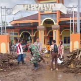 Kisah Solidaritas: Koramil Kendit dan Warga Bersatu Bersihkan Dampak Banjir Bandang